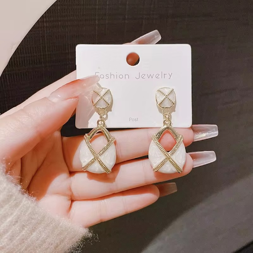 White Bag Pattern Drop Earrings