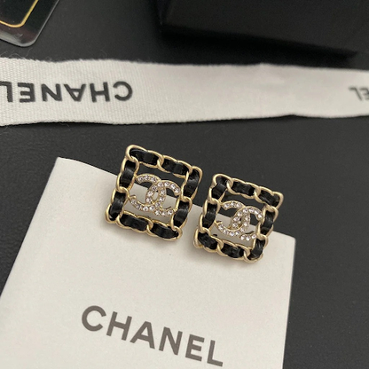 Chain Frame Crystal Stud Earrings