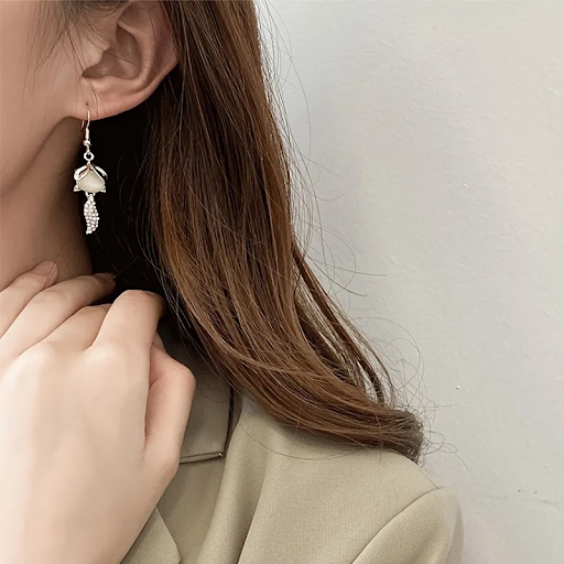 Radiant Elegance Teardrop Earrings