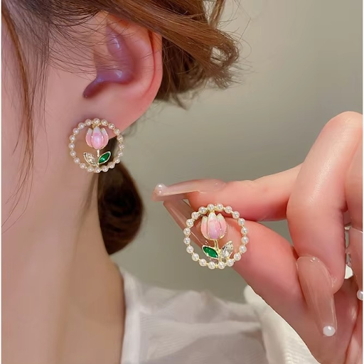 Tulip Pearl Circle Earrings